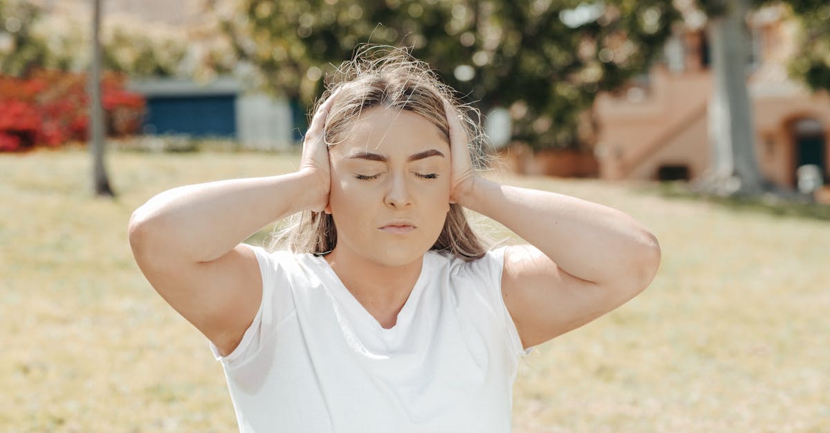 discover effective strategies to understand and manage migraines with our comprehensive guide. explore symptoms, triggers, treatments, and lifestyle tips to alleviate pain and improve your quality of life.