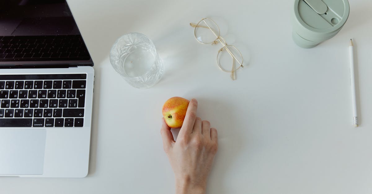 Permet aux individus d'adopter des changements de style de vie qui maintiennent la santé et l'équilibre.