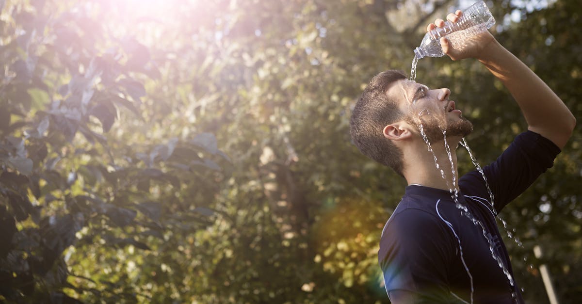 Découvrez l'importance de l'hydratation pour votre corps et votre esprit. Apprenez des trucs et astuces pour rester correctement hydraté, améliorer votre santé, augmenter votre niveau d'énergie et améliorer votre bien-être général. Restez frais et énergique avec notre guide d'hydratation ultime.