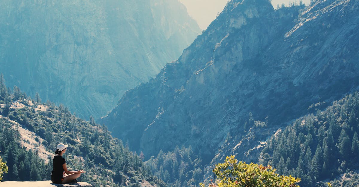 découvrez le pouvoir transformateur de la méditation. Apprenez des techniques pour réduire le stress, améliorer votre concentration et atteindre la paix intérieure. rejoignez-nous dans un voyage vers la pleine conscience et le bien-être.