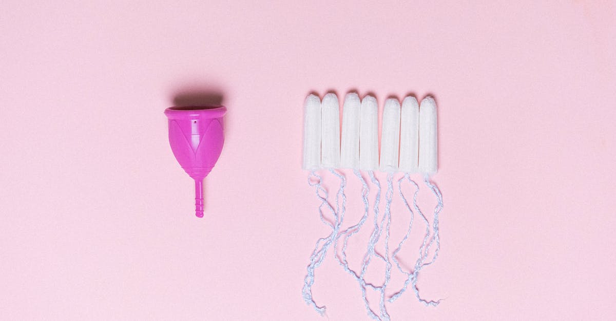 découvrez des stratégies et des traitements efficaces contre les migraines menstruelles. découvrez le lien entre les changements hormonaux et les déclencheurs de la migraine, et trouvez un soulagement grâce à des conseils et des informations d'experts pour une meilleure gestion de votre cycle menstruel.