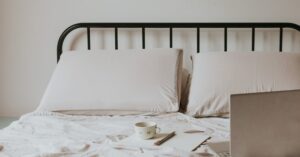discover the connection between sleep and headaches. learn about the causes, symptoms, and effective treatments for sleep-induced headaches to improve your rest and overall well-being.