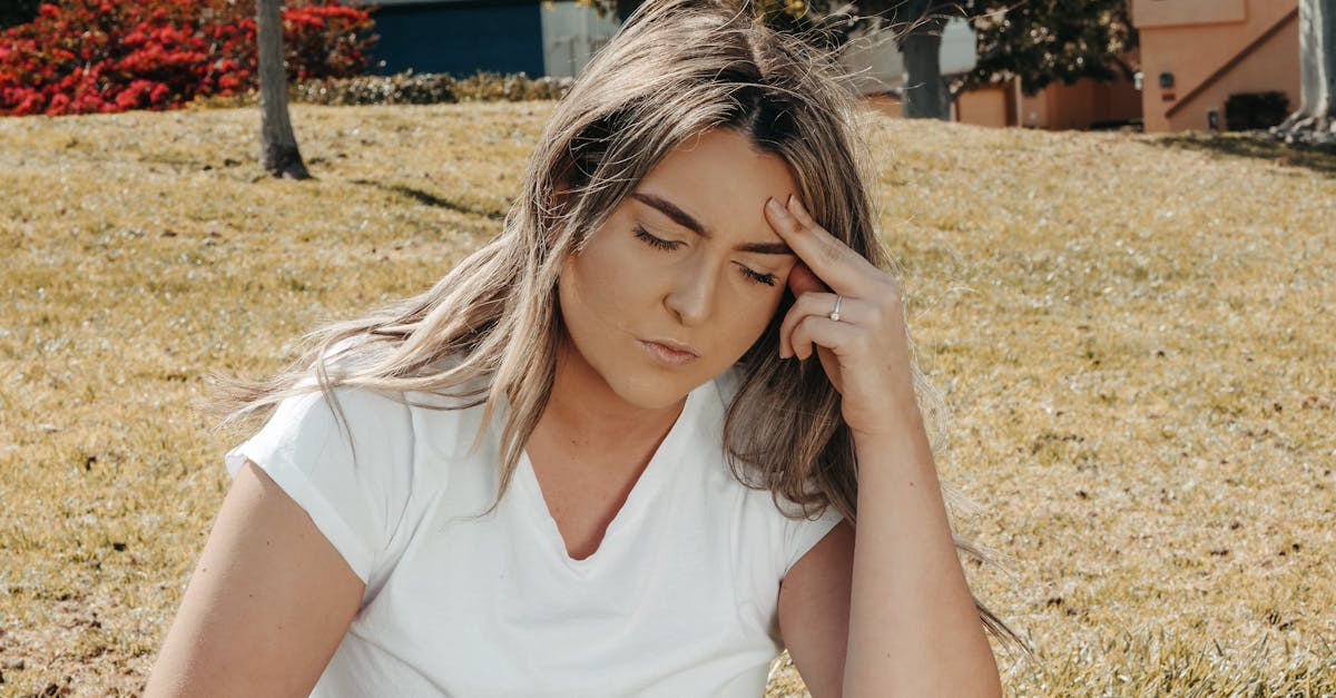 discover effective strategies to manage and relieve migraines. learn about triggers, treatments, and lifestyle changes that can help reduce the frequency and intensity of migraine attacks.