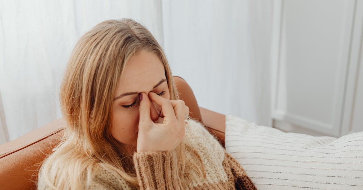 découvrez des solutions efficaces pour soulager les maux de tête oculaires. découvrez les causes, les symptômes et les remèdes naturels pour apaiser l'inconfort et améliorer votre bien-être.