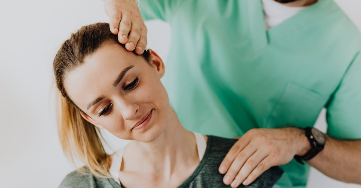 découvrez des solutions efficaces pour soulager les douleurs cervicales grùce à nos conseils et techniques d'experts. découvrez les causes courantes, les symptÎmes et les options de traitement pour vous aider à retrouver confort et mobilité.