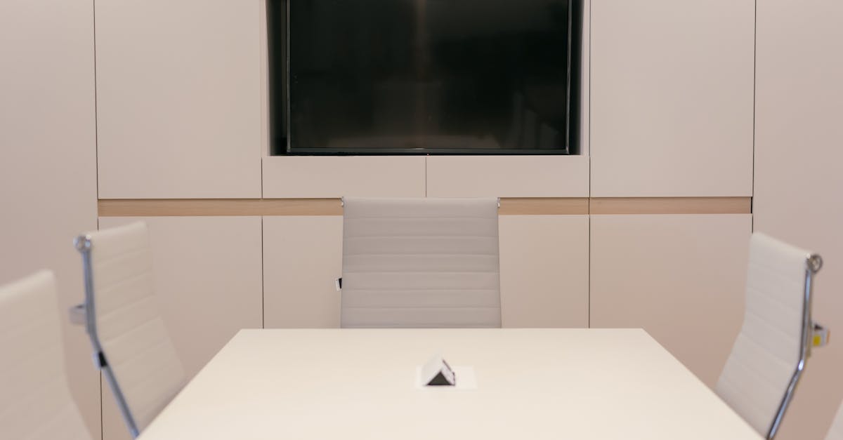 discover the comfort and support of ergonomic chairs designed to enhance your workspace. improve posture, increase productivity, and find the perfect chair for your office needs.