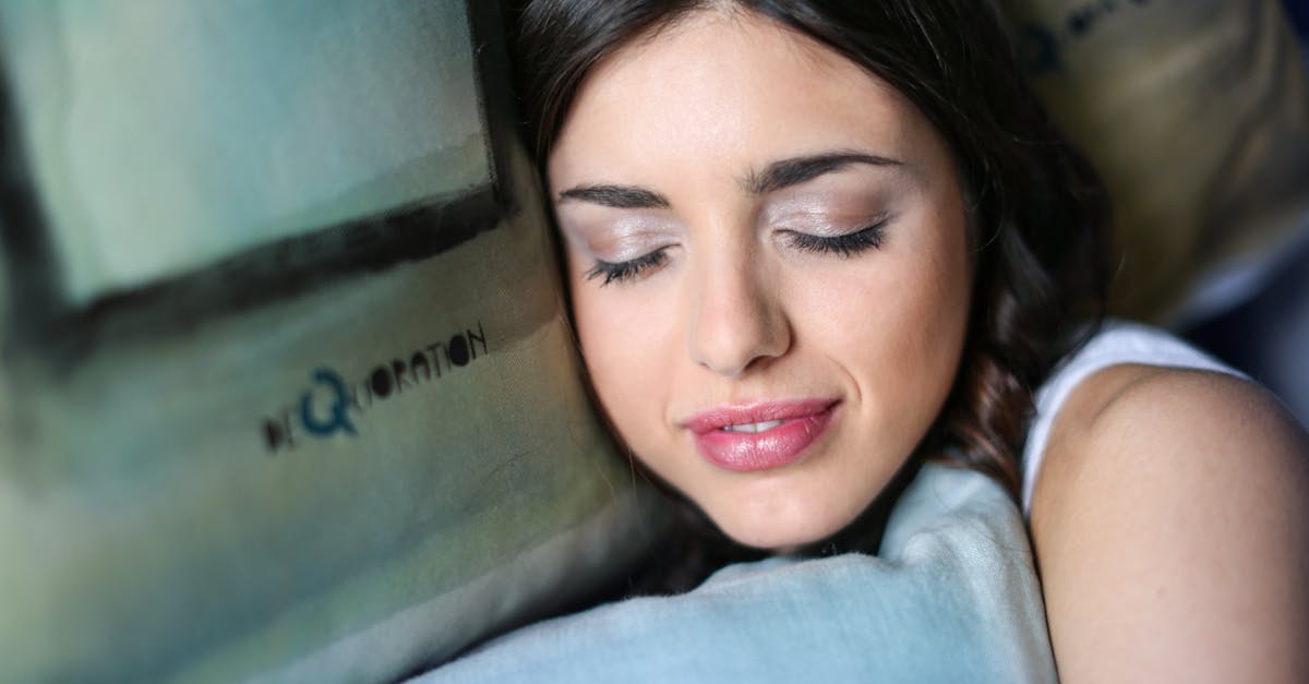 discover the best sleep positions for a restful night's sleep. explore how different postures can enhance your comfort, reduce pain, and improve overall health. learn tips for achieving the ideal alignment while you snooze.