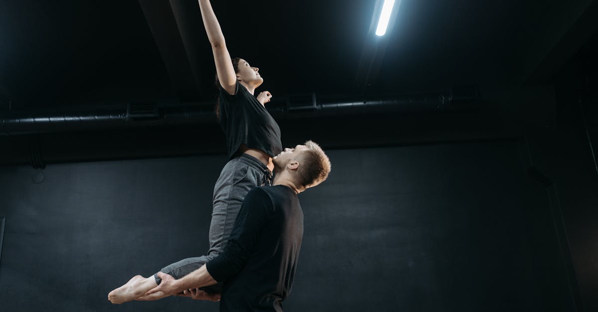 discover essential lifting techniques to enhance your strength training. learn proper forms, tips for injury prevention, and maximize your workout efficiency. perfect for beginners and experienced lifters alike!