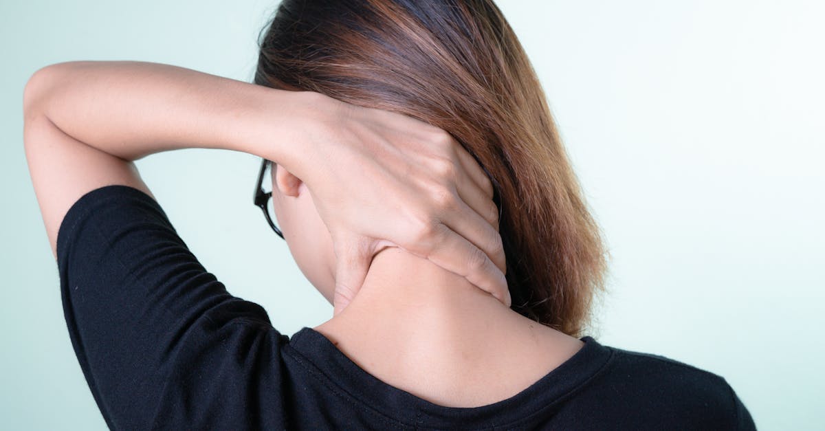 discover effective solutions and insights for managing shoulder blade discomfort. learn about common causes, symptoms, and treatment options to alleviate pain and improve mobility.