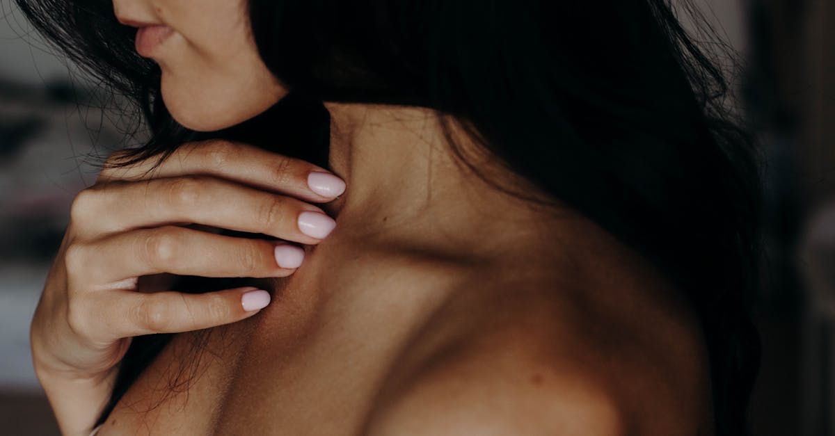discover effective strategies and insights to relieve shoulder blade discomfort. learn about potential causes, treatments, and exercises to alleviate pain and improve mobility in your shoulder area.