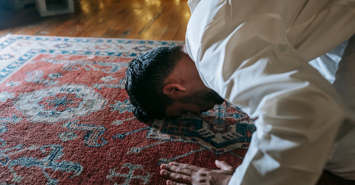 discover the effects of forward head posture on your health and well-being. learn about causes, prevention, and effective techniques to correct this common postural issue for a healthier lifestyle.