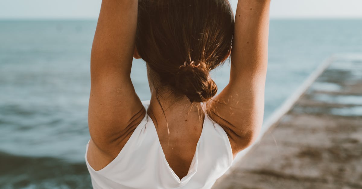 explore the fascinating world of rounded shoulders, a condition that affects posture and can lead to discomfort. discover causes, prevention tips, and effective exercises to improve your shoulder alignment and overall health.