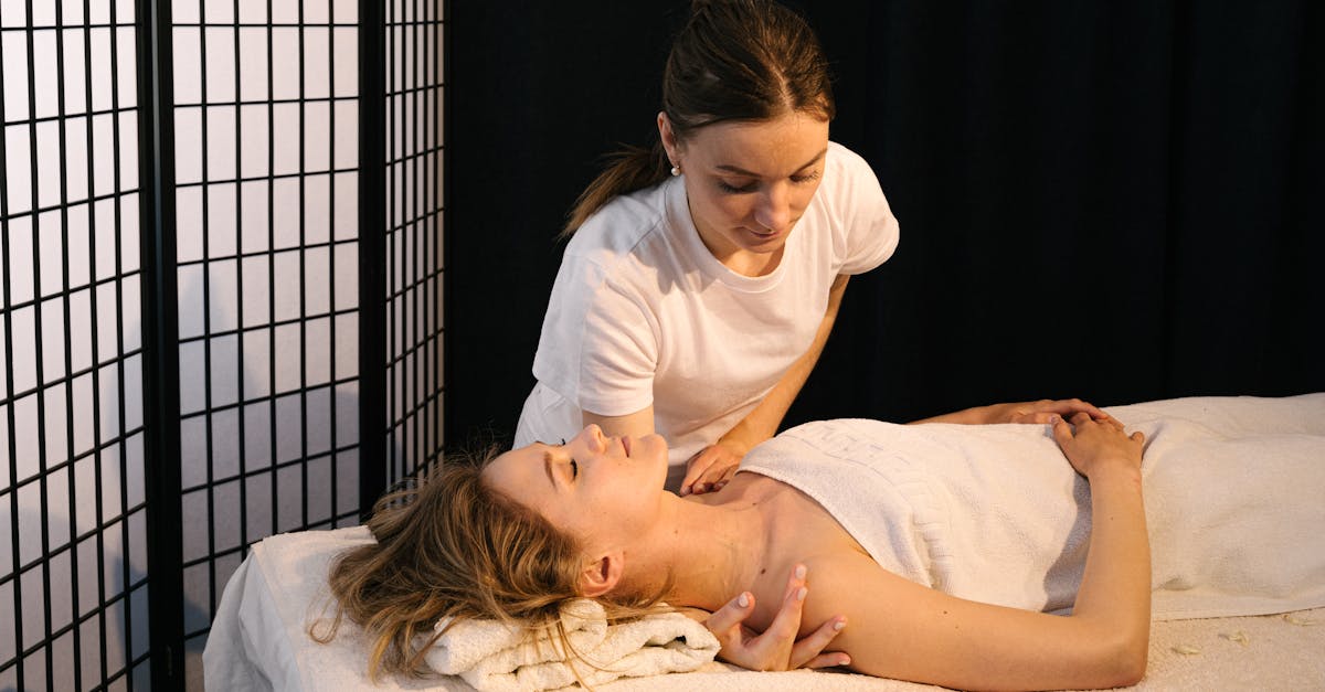 discover effective shoulder relief techniques to alleviate pain and tension. our comprehensive guide provides exercises, stretches, and tips to soothe your shoulders and improve mobility.