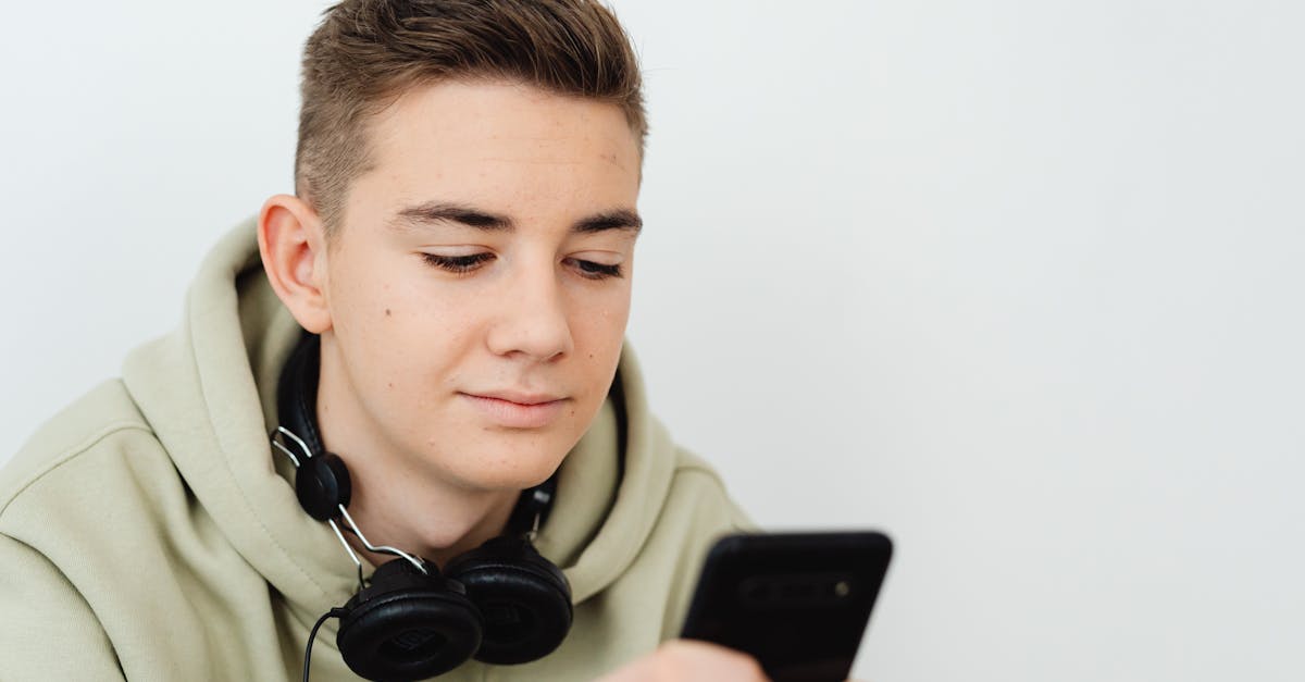 discover effective ways to combat tech neck, a common condition caused by prolonged device use. learn about its symptoms, prevention tips, and exercises to relieve pain and improve posture.